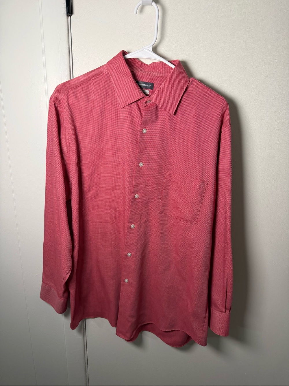 Van Heusen Men’s Dress Shirt | Red Regular Fit Wrinkle Free | 16–16.5 32/33 |GUC